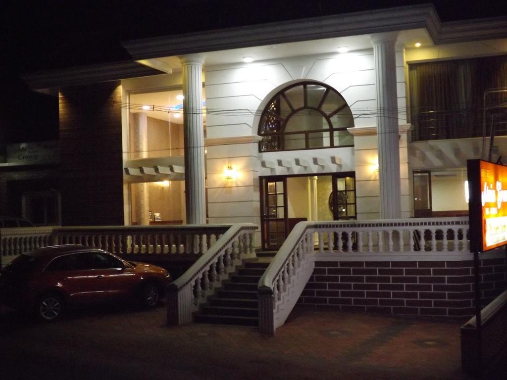 The Majestic Crown Hotel Ooty Exterior photo